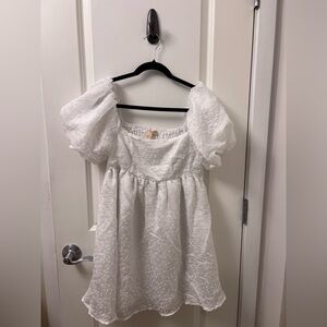 White poufy mini dress Medium